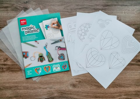 Magiczny plastik przezroczysty Apli Kids 4 arkusze Magiczny plastik przezroczysty Apli Kids 4 arkusze