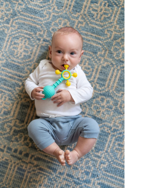 Gumlii Sensoryczny gryzak grzechotka MOBI