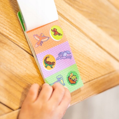 STICKER WOW! Uzupełnienie z książeczką- Dinozaury Melissa&Doug