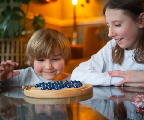 BIGJIGS TOYS SOLITAIRE SAMOTNIK GRA STRATEGICZNA LOGICZNA SZKLANE KULKI