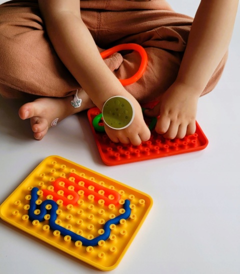 WIGGLYTOY ZABAWKA SENSORYCZNA FIOLETOWA