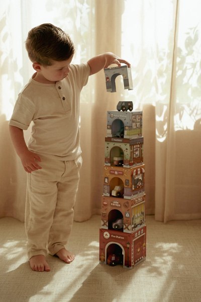 Little Dutch Wieża do układania + 6 autek FSC