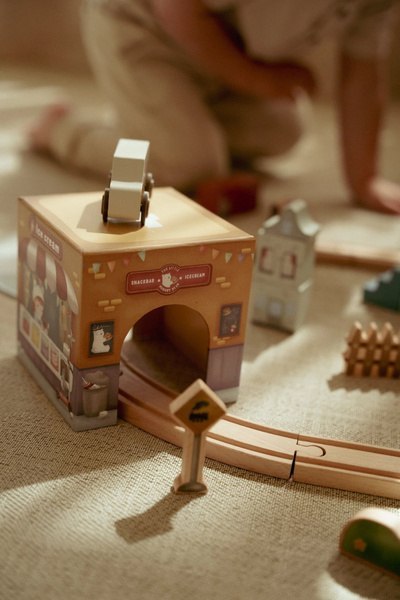 Little Dutch Wieża do układania + 6 autek FSC