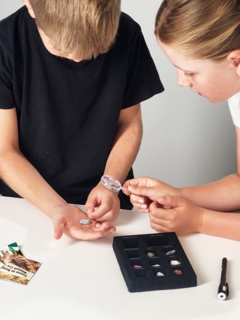 Kamienie i kryształy - 14 doświadczeń