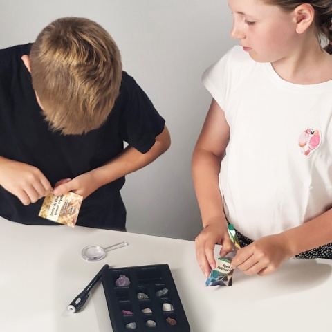 Kamienie i kryształy - 14 doświadczeń