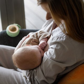 Alilo CocoNap W1 - odtwarzacz MP3 i lampka do karmienia - awokado