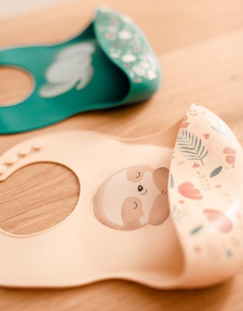 SASSI Śliniak silikonowy z kieszonką Leniwiec