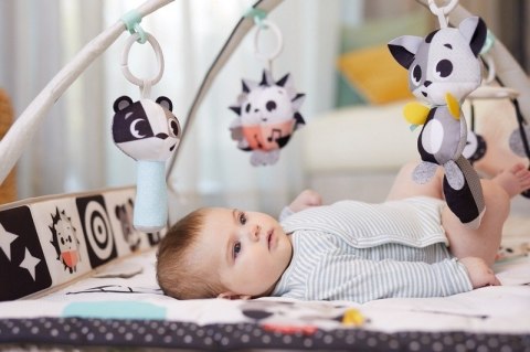 TINY LOVE INTERAKTYWNA MATA EDUKACYJNA KONTRASTOWA Z PAŁĄKAMI BIAŁO-CZARNA