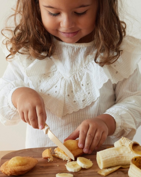 KiddiKutter, Bezpieczny nóż do nauki krojenia dla dzieci, MOKA, lekki