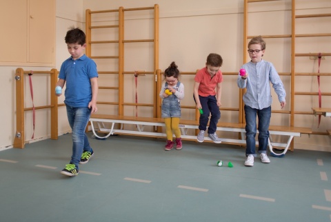 BS Toys Gra zręcznościowa edukacyjna dla dzieci Wyścig Jajko na łyżce 4+