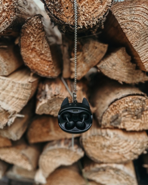 Kiddoboo GOAT Earbuds Buzzkill słuchawki bezprzewodowe, mikrofon, lekkie, etui-wisiorek 9+