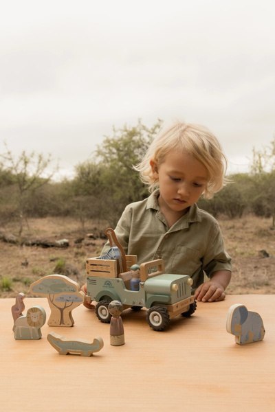 Little Dutch Drewniany samochód ze zwierzątkami Safari Friends FSC