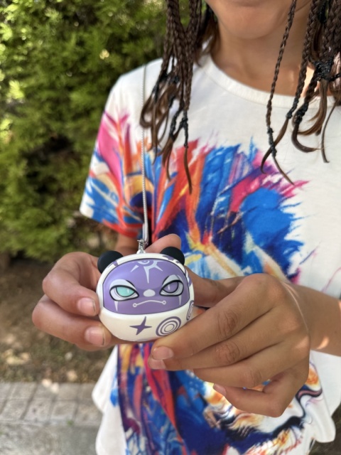 Kiddoboo GOAT Earbuds Frozen Cyborgs słuchawki bezprzewodowe mikrofon lekkie etui-wisiorek 9+