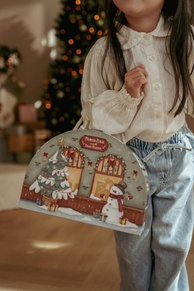 Little Dutch Kalendarz adwentowy w walizeczce FSC X-MAS